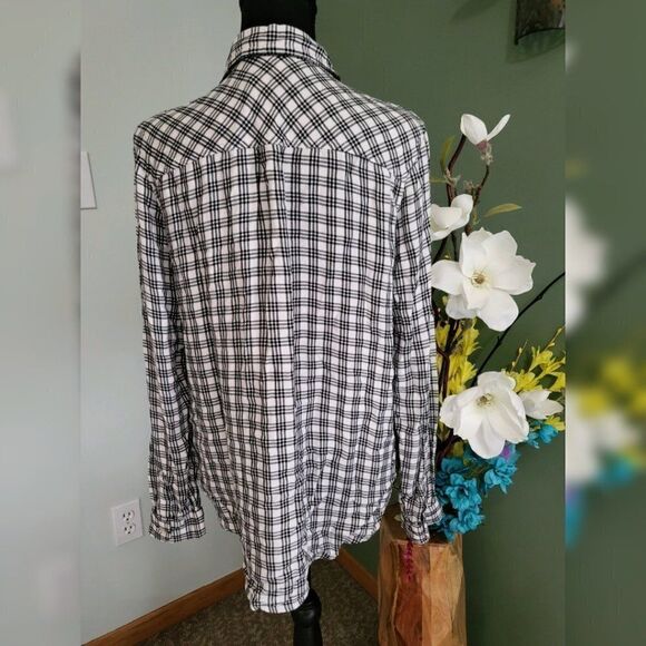 Universal Thread Green Check Button Down Long Sleeve - Picture 3 of 4